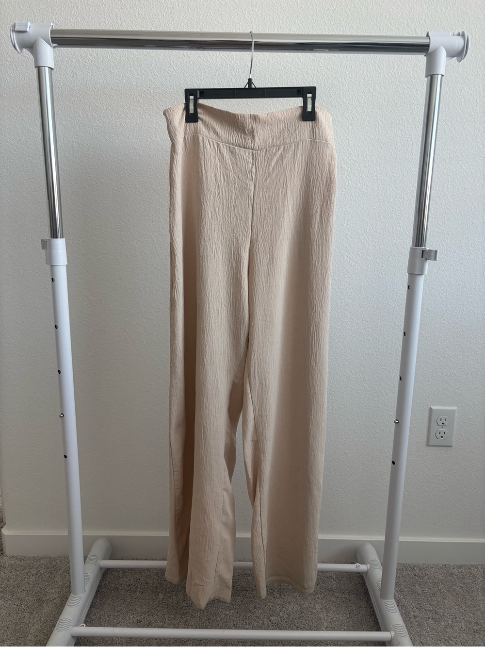 Wide-Leg High-Rise Pants in Light Beige